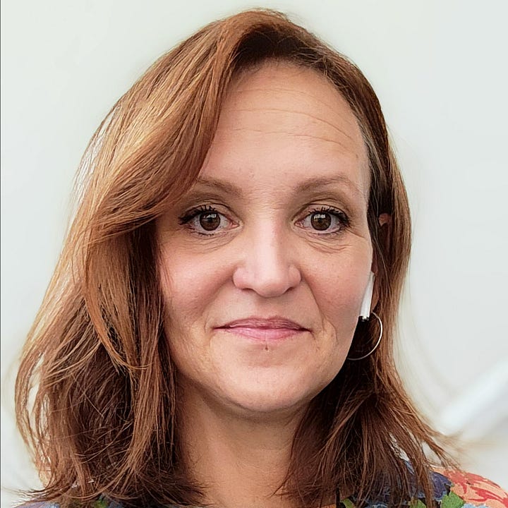 Artist and Author Maja Larson and studio logo