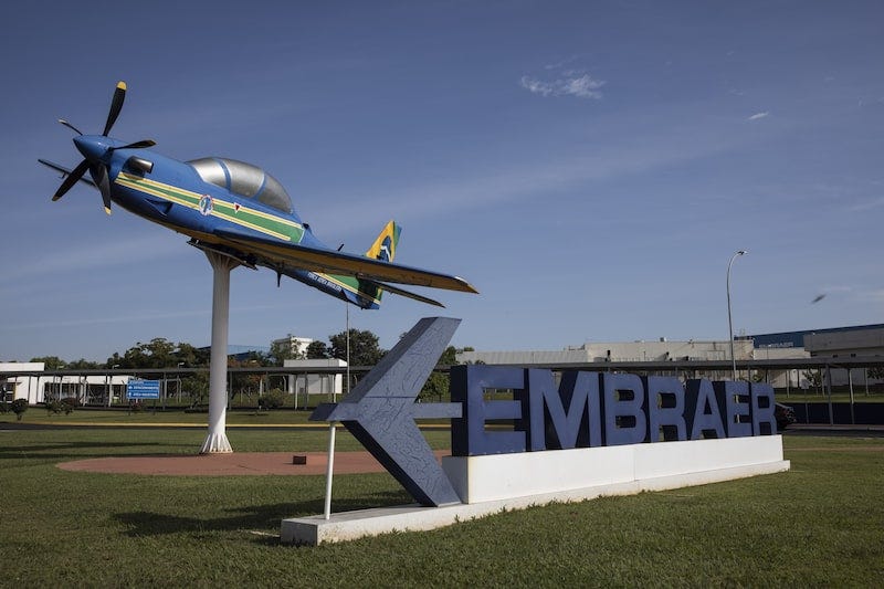 A principal companhia aérea da Polônia, a LOT Polish Airlines, comprometeu-se a comprar 40 jatos A220, da europeia Airbus 