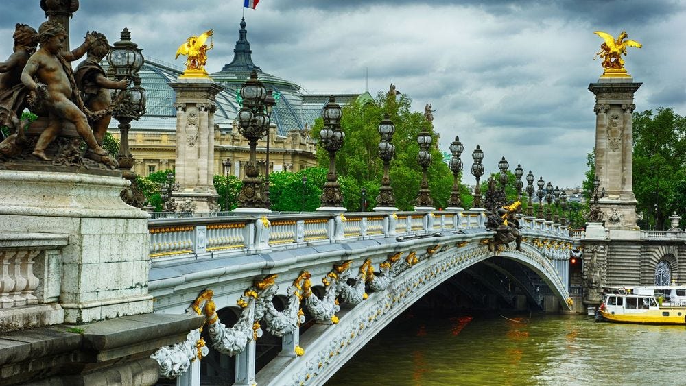 Iconic bridges in Paris: Pont Alexandre III Iconic bridges in Paris: Pont Alexandre III