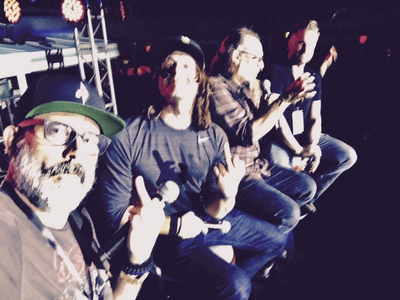 jeffrey dean morgan finger norman reedus movie tv tech geeks interview jeffrey dean morgan finger norman reedus movie tv tech geeks interview