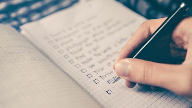 Cómo escribir listas de tareas a la antigua mejora la productividad