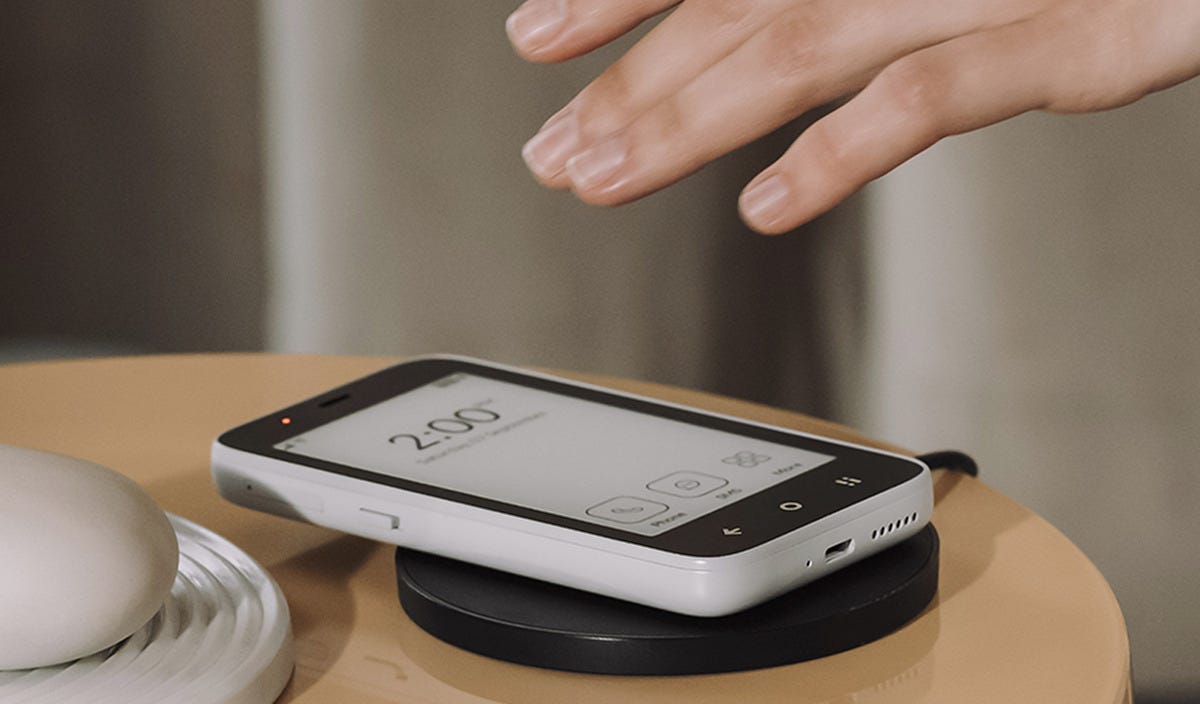 Mudita Store | Mudita Kompakt - a minimalist phone with E Ink® screen.