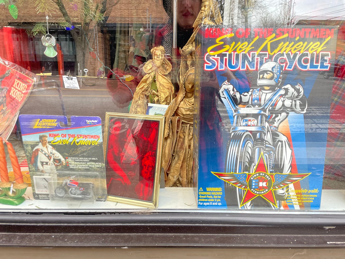 Evel Kneivel vintage motocycle/skycycle and magazine.