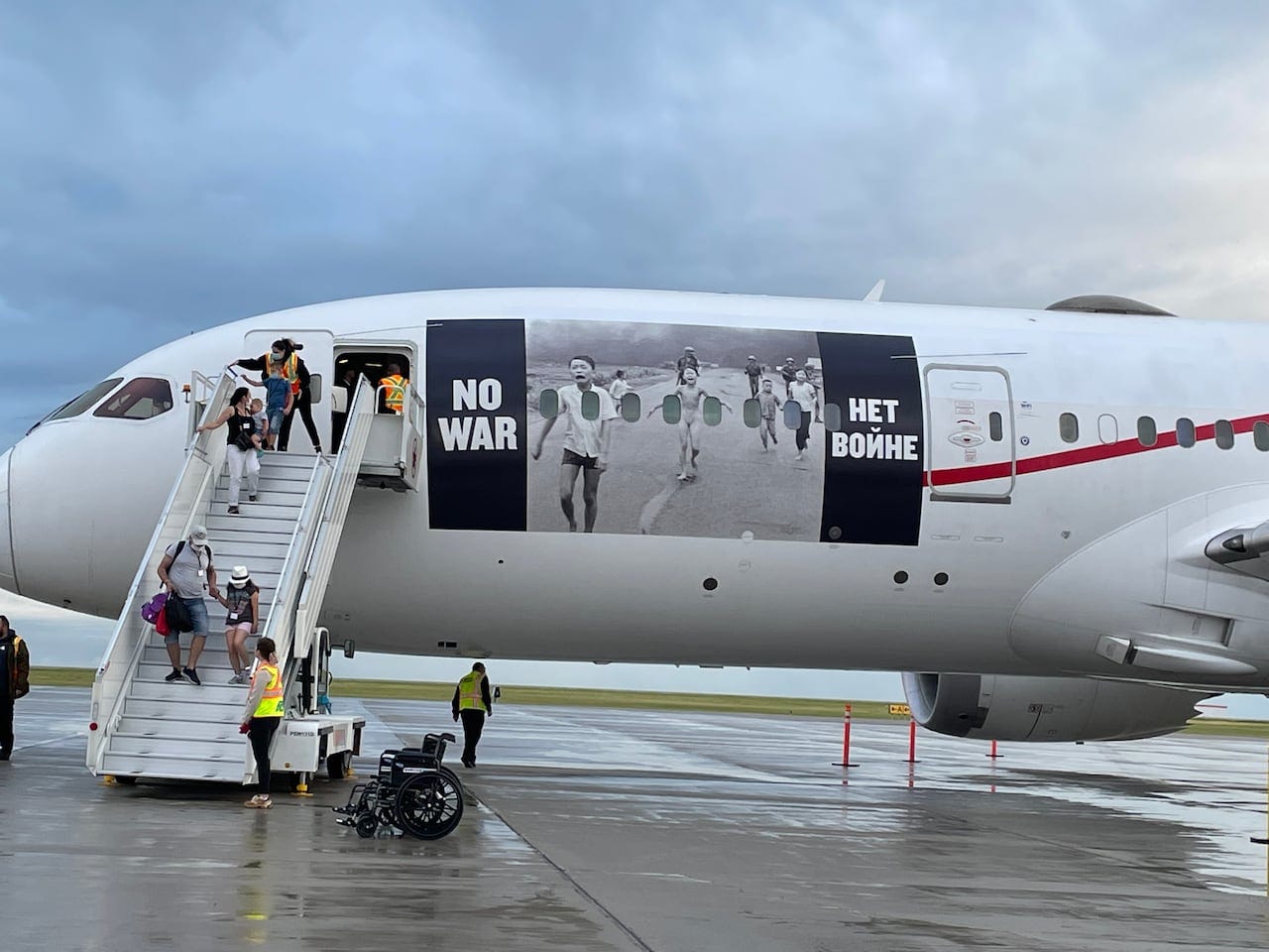 Work to settle 230 displaced Ukrainians begins after plane arrives in Saskatchewan | CBC News Work to settle 230 displaced Ukrainians begins after plane arrives in Saskatchewan | CBC News
