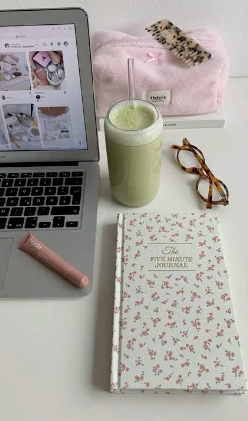 Pinterest: @xxxoliwiciaxx