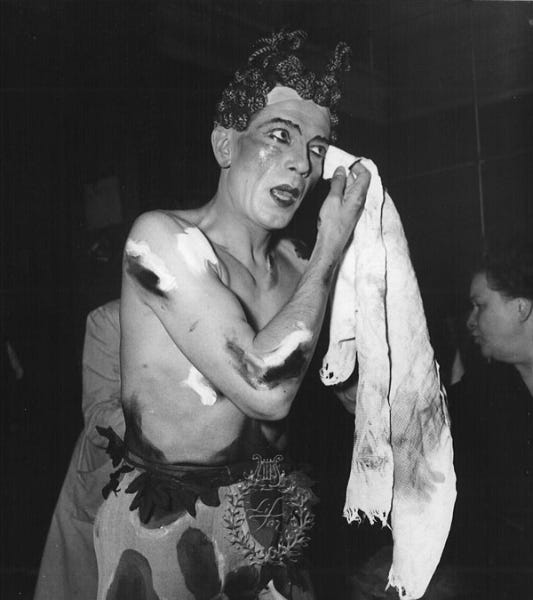 Le danseur ukrainien et maitre de ballet Serge Lifar, sur scène à l’Opéra de Paris