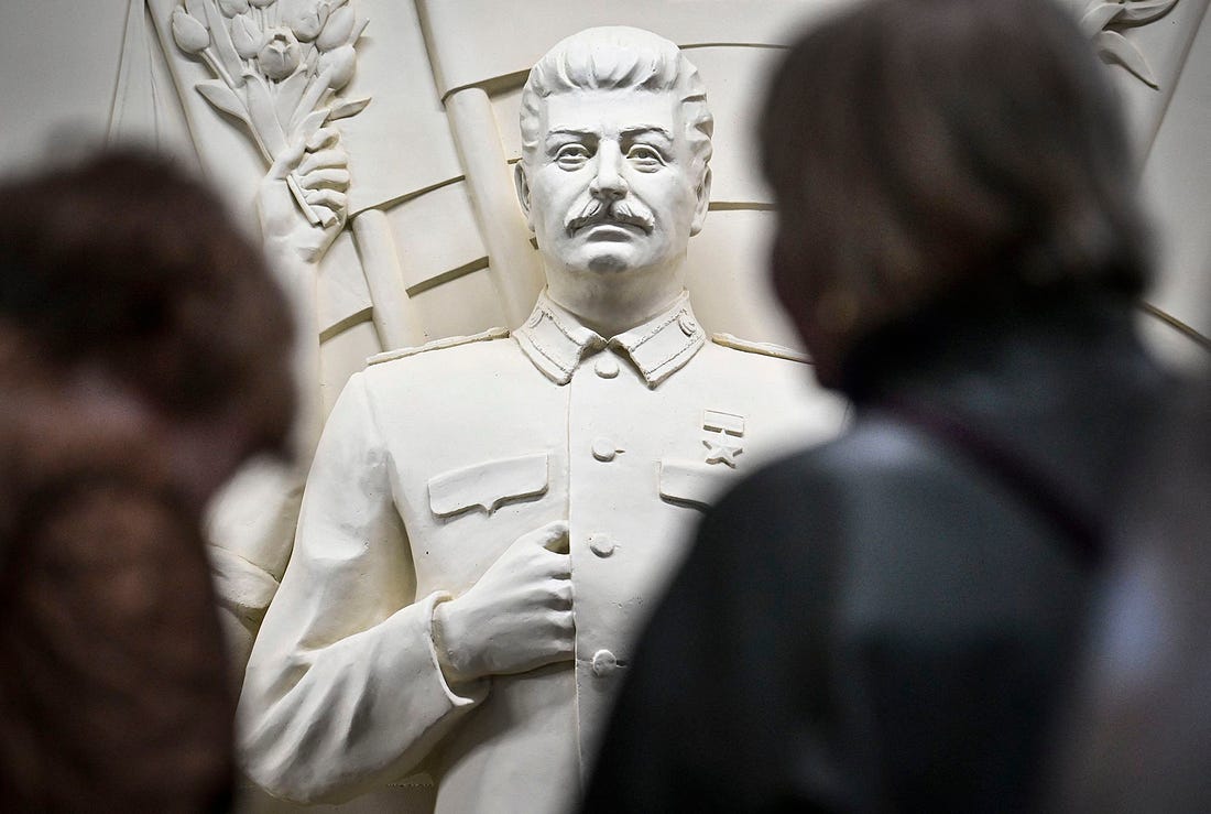 New Stalin monument in Moscow subway stirs debate | CNN New Stalin monument in Moscow subway stirs debate | CNN