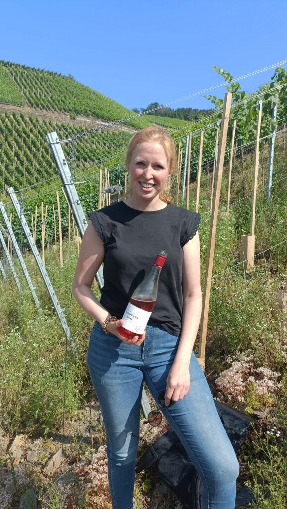 Julia Bertam (Bertram-Baltes) in Dernau