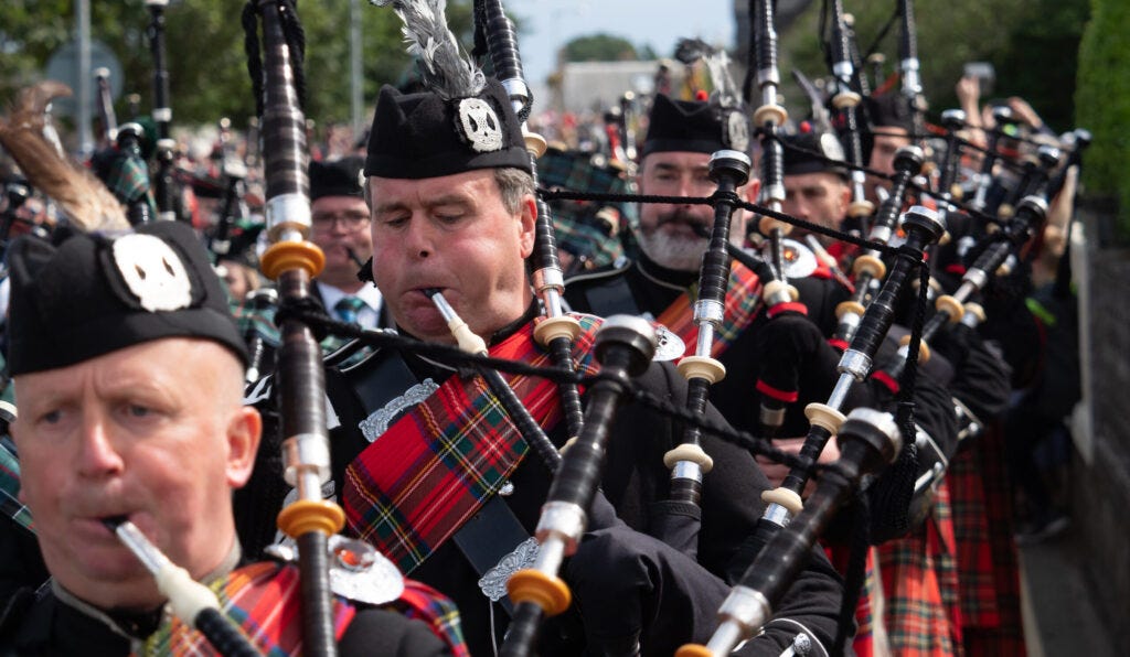 massed pipe bands