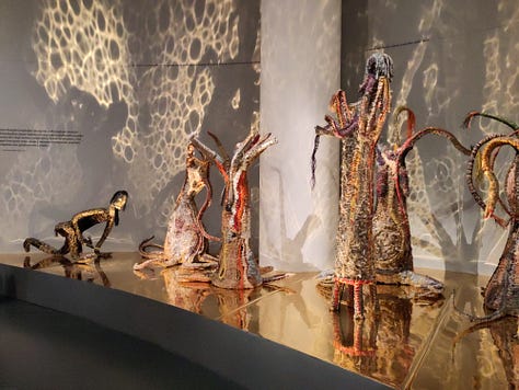 Vues de l'exposition "Songline" au musée du quai Branly, Paris, 2023.