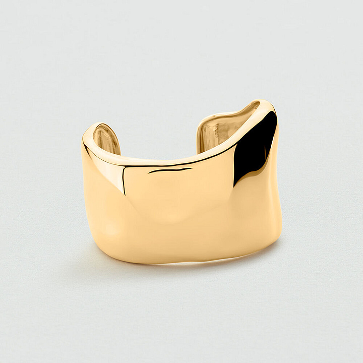 every day jewellery, gold cuff, hoop earrings, precious stone ring, cocktail ring, t bar necklace
