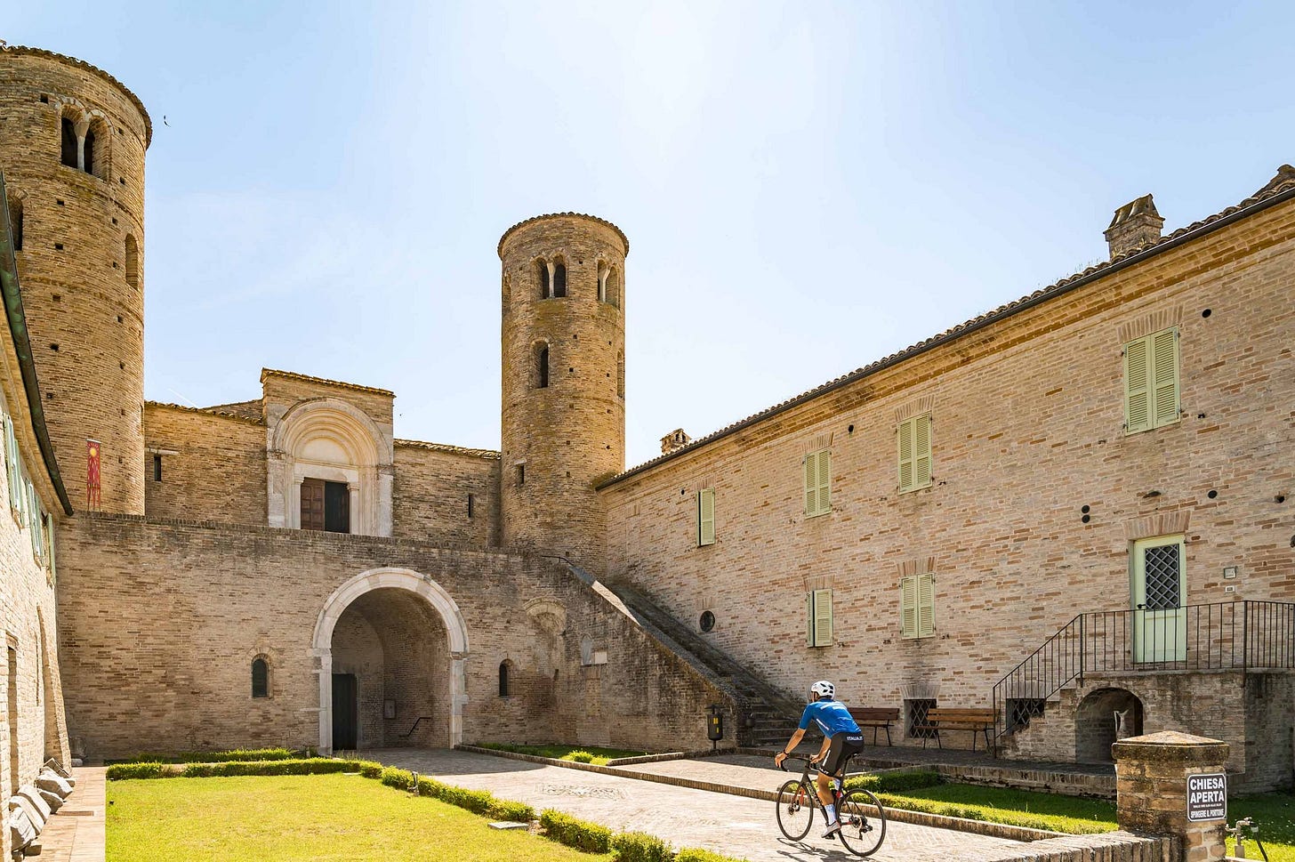 Ciclovia delle Abbazie Marche: itinerario da Civitanova a Tolentino Ciclovia delle Abbazie Marche: itinerario da Civitanova a Tolentino