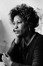Toni Morrison, a Writer of Many Gifts Who Bent Language to ...