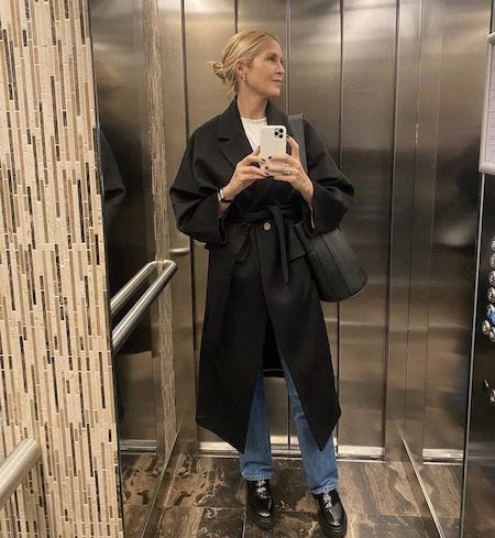 Kelly Rutherford elevator selfie