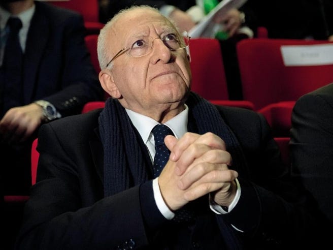 Chi è Vincenzo De Luca, il viceré tornato sindaco di Salerno per la quinta  volta: dalle liti col Pd all'insulto a Meloni | Corriere.it