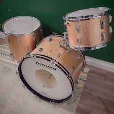 SOLD 1967 Ludwig Super Classic in sparkling pink champagne 22, 13, 16 These. Are. Stunning. 🙌🙌 This set was gigged primarily in the 70s and 80s, but were babied and then stored SOLD 1967 Ludwig Super Classic in sparkling pink champagne 22, 13, 16 These. Are. Stunning. 🙌🙌 This set was gigged primarily in the 70s and 80s, but were babied and then stored