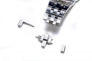 A. Lange & Söhne Odysseus bracelet links close up