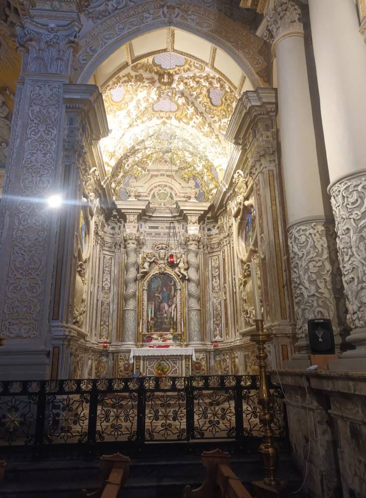 No photo description available.