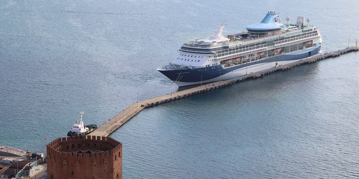 Marella Discovery 2" Alanya Limanı'na demirledi Marella Discovery 2" Alanya Limanı'na demirledi
