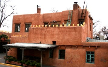 Santa_adobe_building Santa_adobe_building