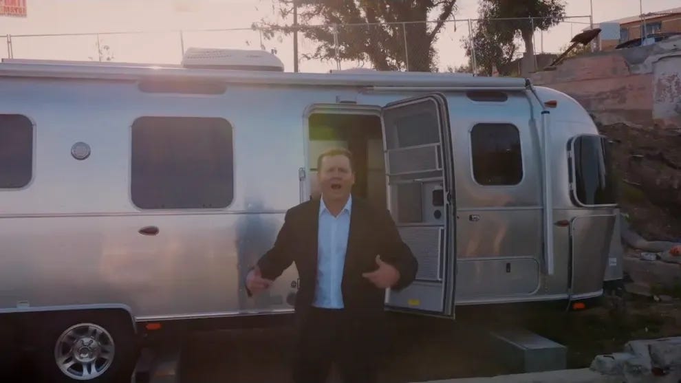 Do Not Be Distracted By Spencer Pratt's Beautiful Celebrities!