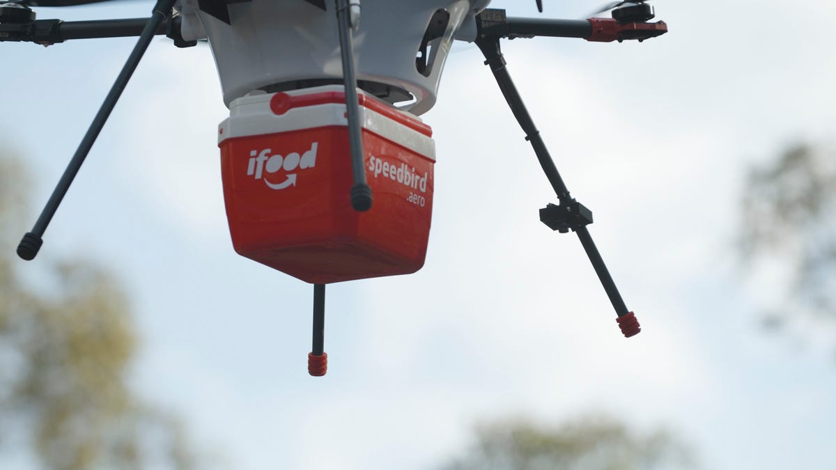 iFood retoma operações com drones em Sergipe | CNN Brasil