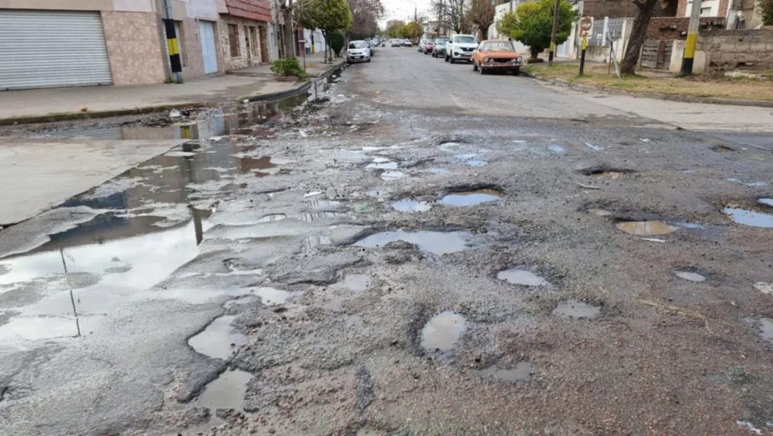 Reclaman desde hace un año por una pérdida de agua en el barrio San Martín