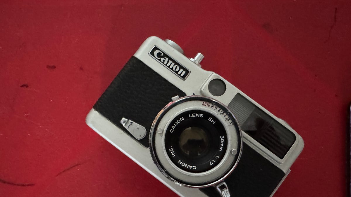 Canon Demi EE17: A First Look