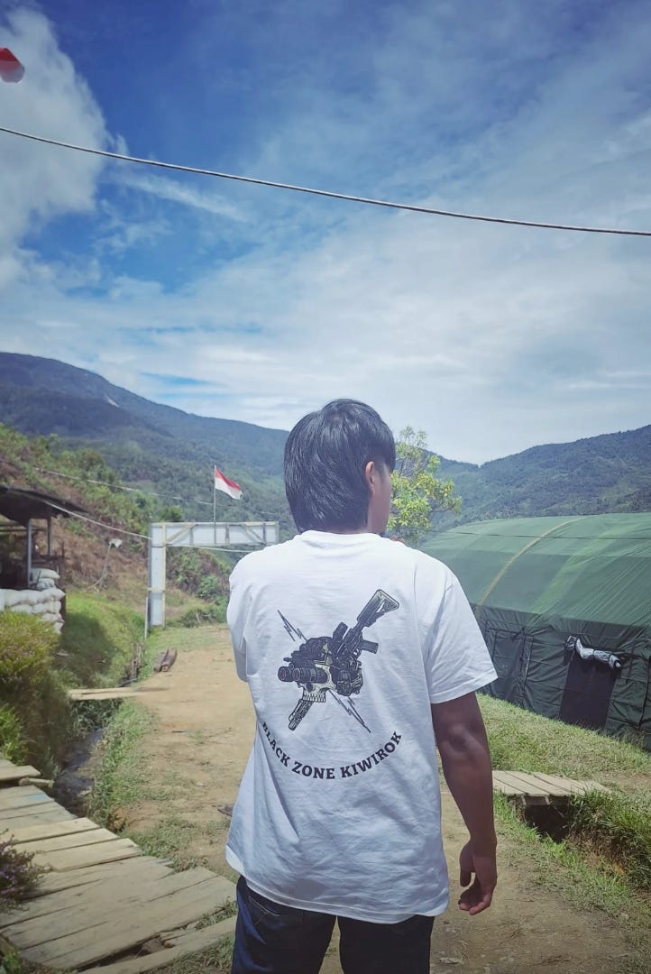 A “Black Zone Kiwirok” T-shirt