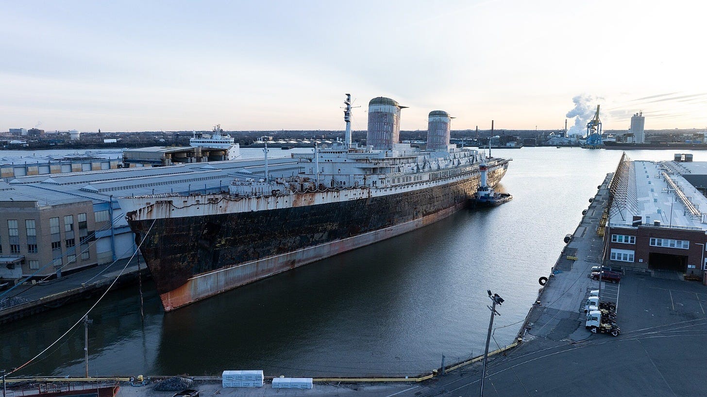 The SS United States in Philadelphia on the morning of its tow, Feb. 19, 2025. Image: WSRower via Wikimedia Commons