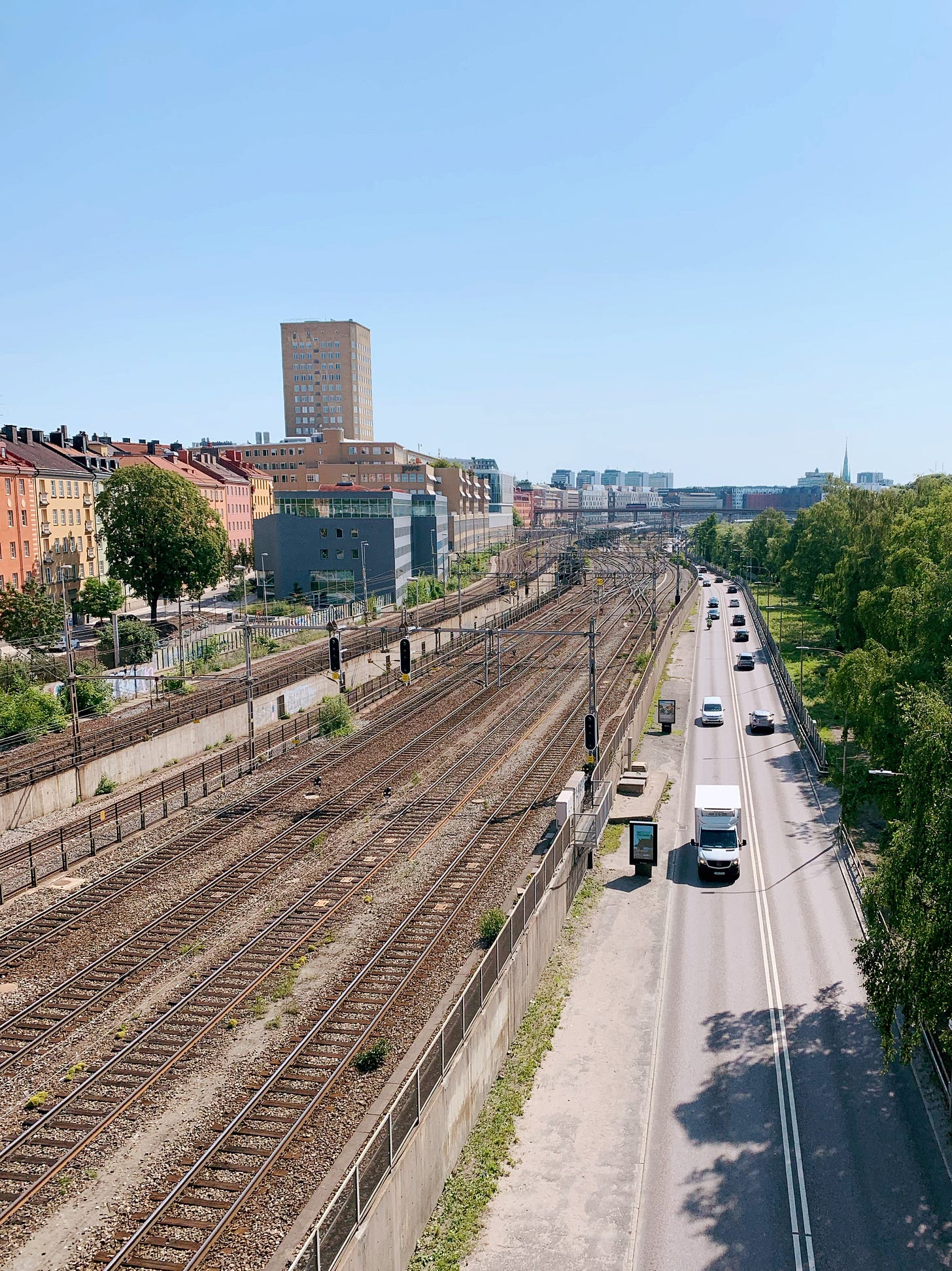 Highway view from the bridge, with cars moving freely