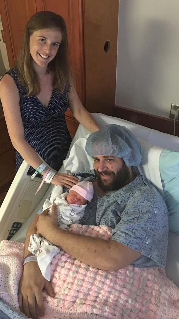 Baby announcement photo in 2020 - Credit: tyleryoungblood/Reddit Baby announcement photo in 2020 - Credit: tyleryoungblood/Reddit