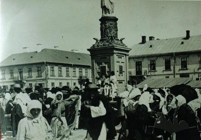 Statue of Lady Symbolizing Austria 2