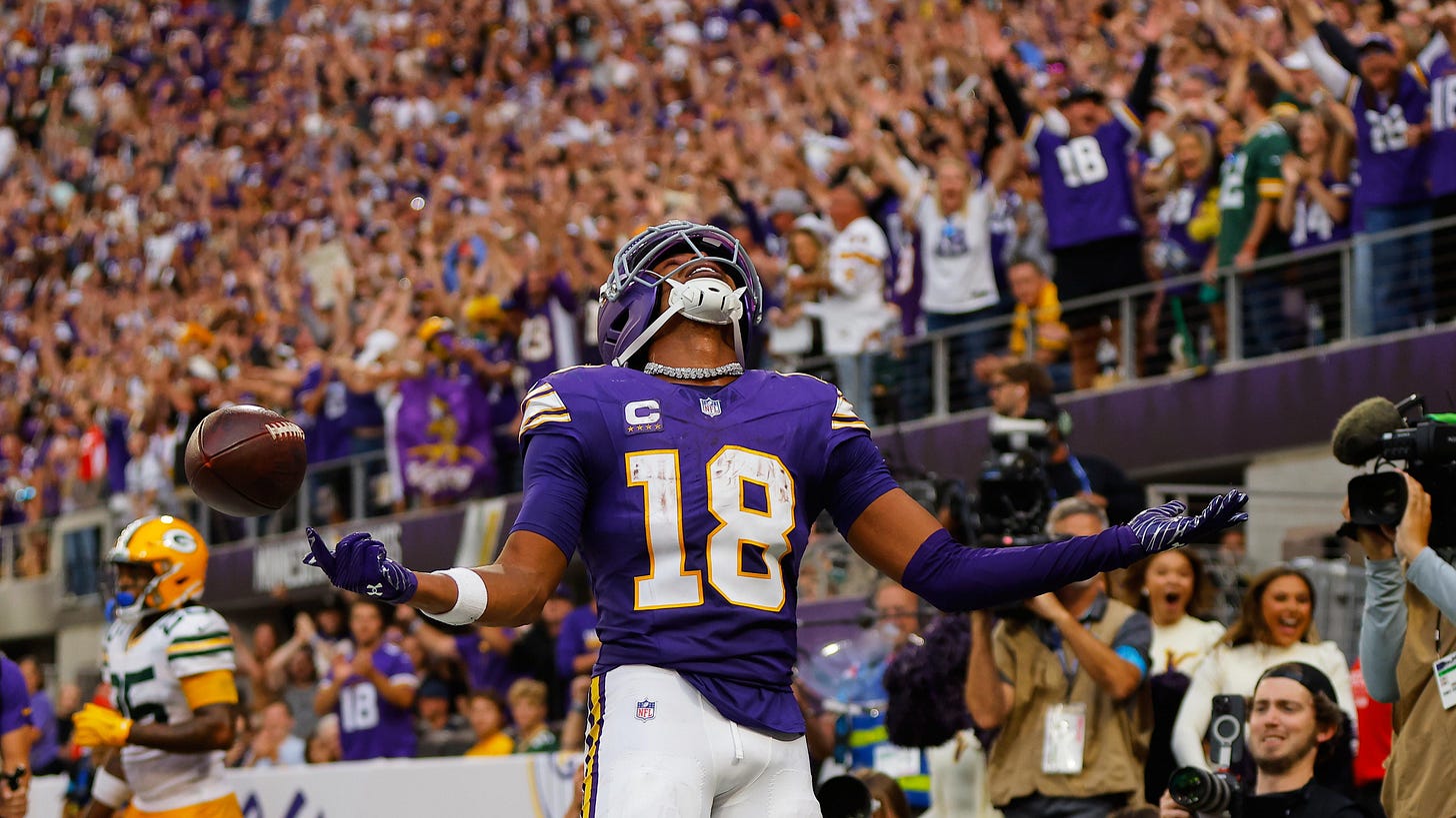 Vikings Beat Packers, Box Score Stats, Highlights for Love, Jefferson, Top Players as Kyler Injured Vikings Beat Packers, Box Score Stats, Highlights for Love, Jefferson, Top Players as Kyler Injured