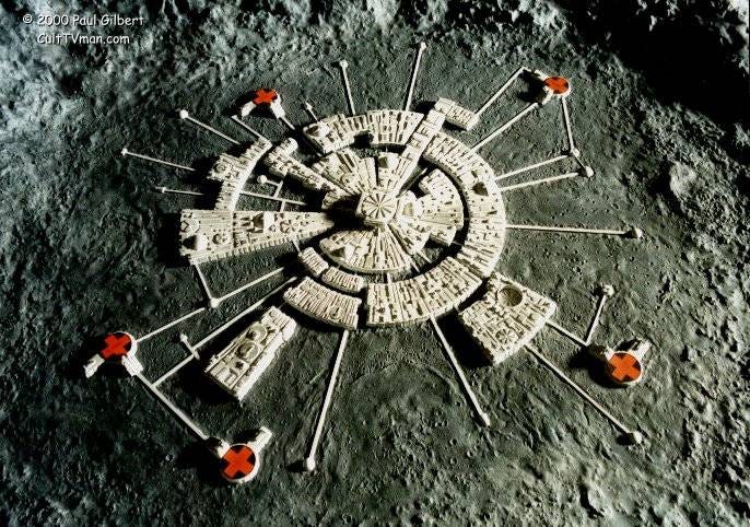 Paul Gilbert's Moonbase Alpha – CultTVman's Fantastic Modeling
