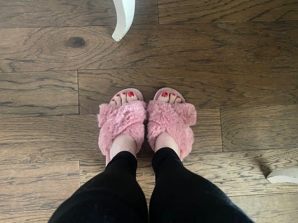 Eco Friendly Nail Polish + 5 Steps to an Affordable, Non Toxic DIY Mani Pedi Eco Friendly Nail Polish + 5 Steps to an Affordable, Non Toxic DIY Mani Pedi