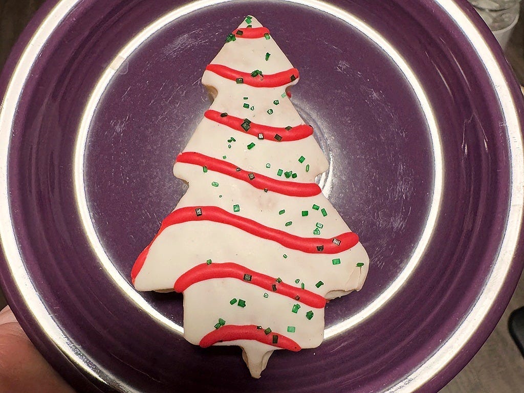 A Little Debbie Christmas Tree Cake. Image: Sarah Stierch via Wikimedia Commons