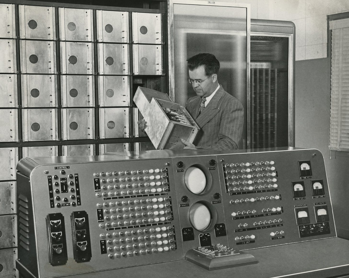 Harry Huskey, Pioneering Computer Scientist, Is Dead at 101 - The New York  Times