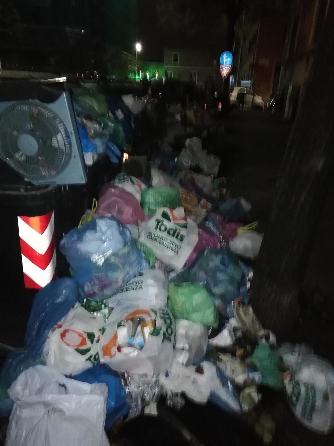 No description available. No description available.