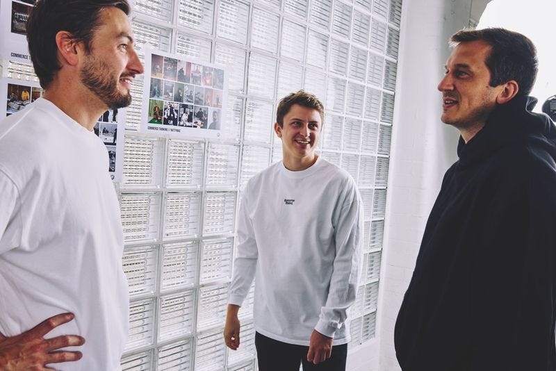 05_08_25_COM_THINK0641.jpg 05_08_25_COM_THINK0641.jpg