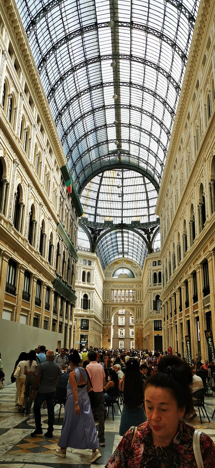 Radom photos of Napoli city center