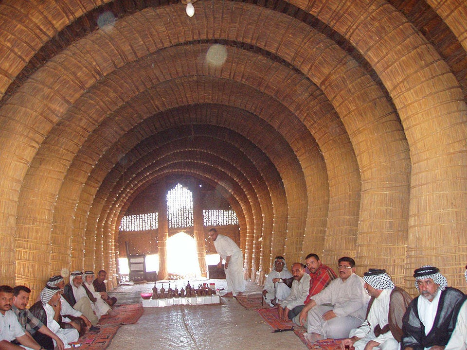 960px-Iraqi_mudhif_interior.jpg 960px-Iraqi_mudhif_interior.jpg