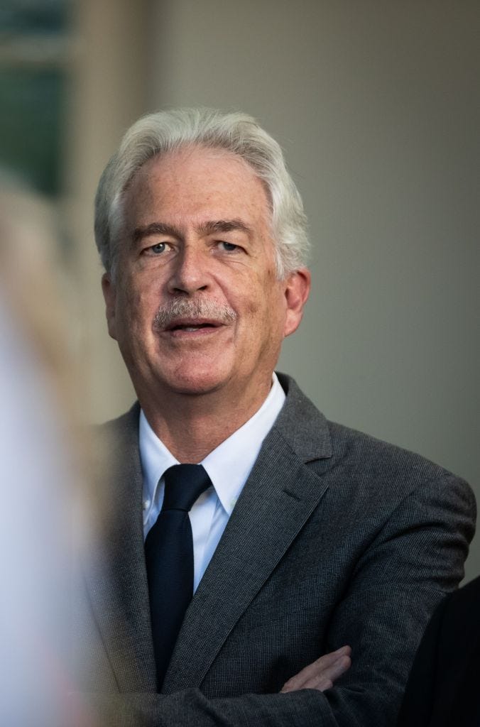 O diretor da CIA, William Burns, participa de um evento organizado pela primeira-dama, Dra. Jill Biden, em comemoração ao 25º aniversário da estreia de "The West Wing", uma popular série de televisão ambientada na Casa Branca, em Washington, DC, em 20 de setembro de 2024. O diretor da CIA, William Burns, participa de um evento organizado pela primeira-dama, Dra. Jill Biden, em comemoração ao 25º aniversário da estreia de "The West Wing", uma popular série de televisão ambientada na Casa Branca, em Washington, DC, em 20 de setembro de 2024.