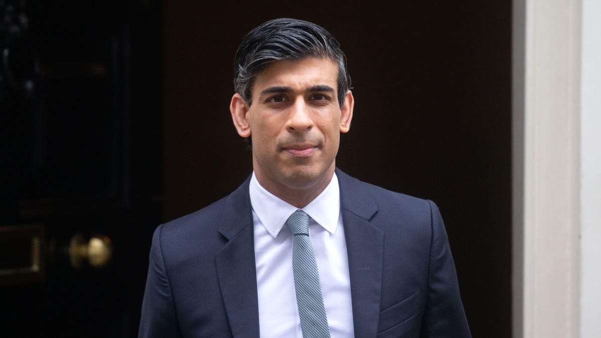 Inside The Fortune Of Britain's New Prime Minister Rishi Sunak And His  Wife, Akshata Murthy
