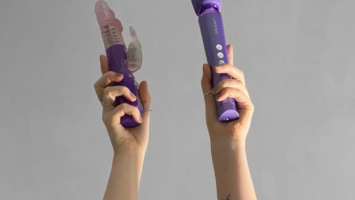 SEX TOY REVIEW: Rabbit vs wand