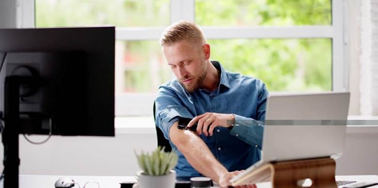 A person looking at a computer screen
AI-generated content may be incorrect. A person looking at a computer screen
AI-generated content may be incorrect.