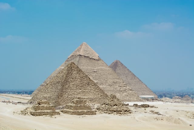 image of the Great Pyramids of Giza
