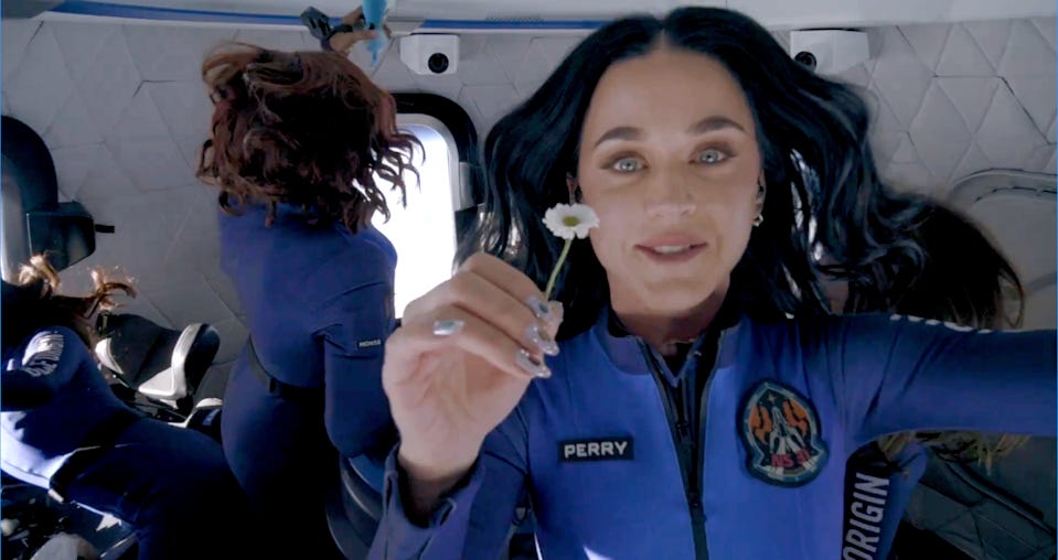 Gayle King defends Blue Origin flight after backlash, says there was  'nothing frivolous' about trip to space with Katy Perry, Lauren Sánchez