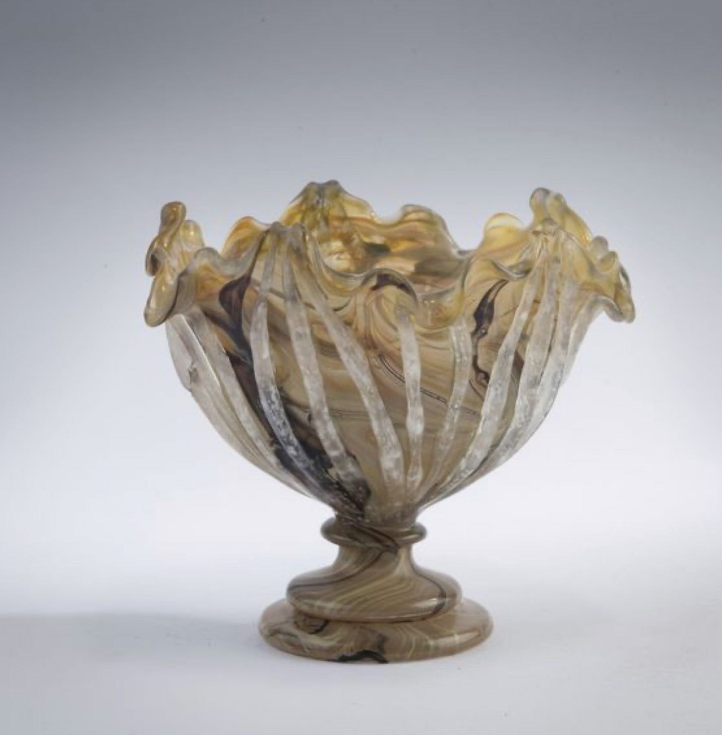 Larme de soude cup, ca 1903, Quittenbaum 12.11.2019 lot 195 (©QUITTENBAUM Kunstauktionen GmbH, 2021 München). Larme de soude cup, ca 1903, Quittenbaum 12.11.2019 lot 195 (©QUITTENBAUM Kunstauktionen GmbH, 2021 München).