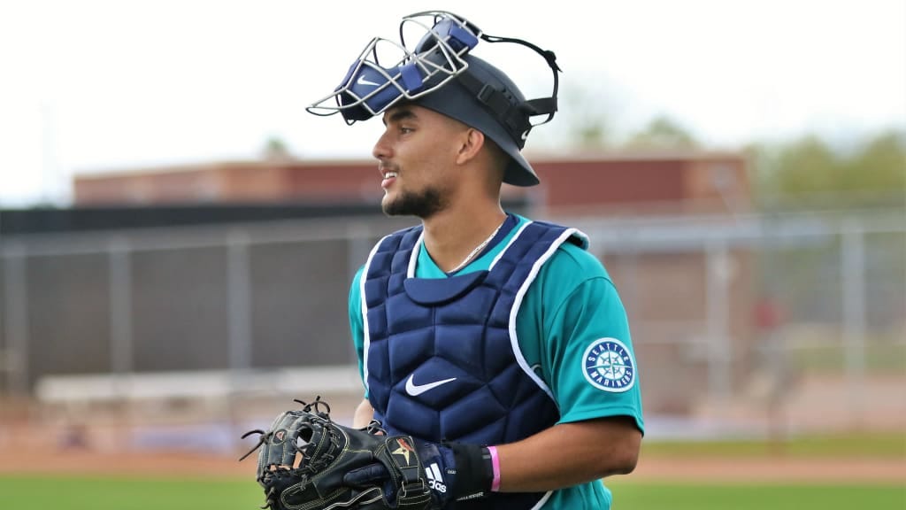 Mariners prospect Harry Ford gives back to community